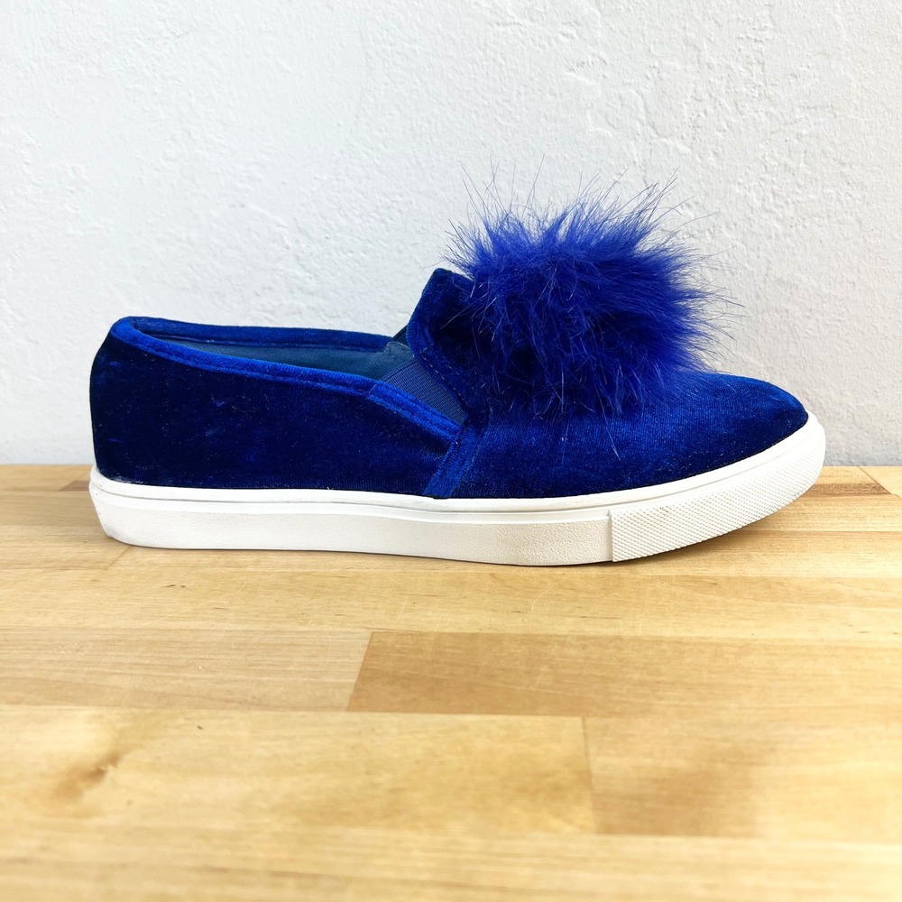 Betsey Johnson Sneakers Velvet Pom Pom Womens Size 8 Blue‎ Slip On Casual Shoes